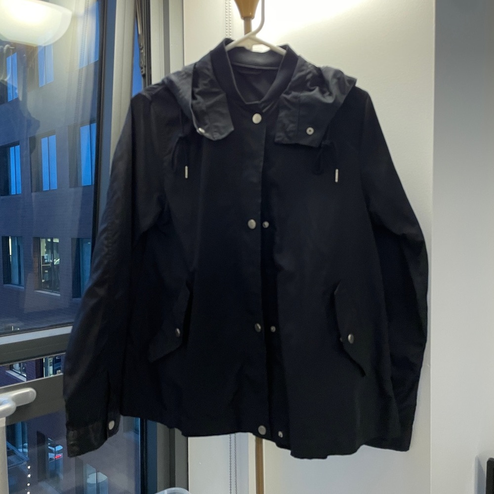 Navy blue / small / windbreaker / raincoat / water proof / zara / like new